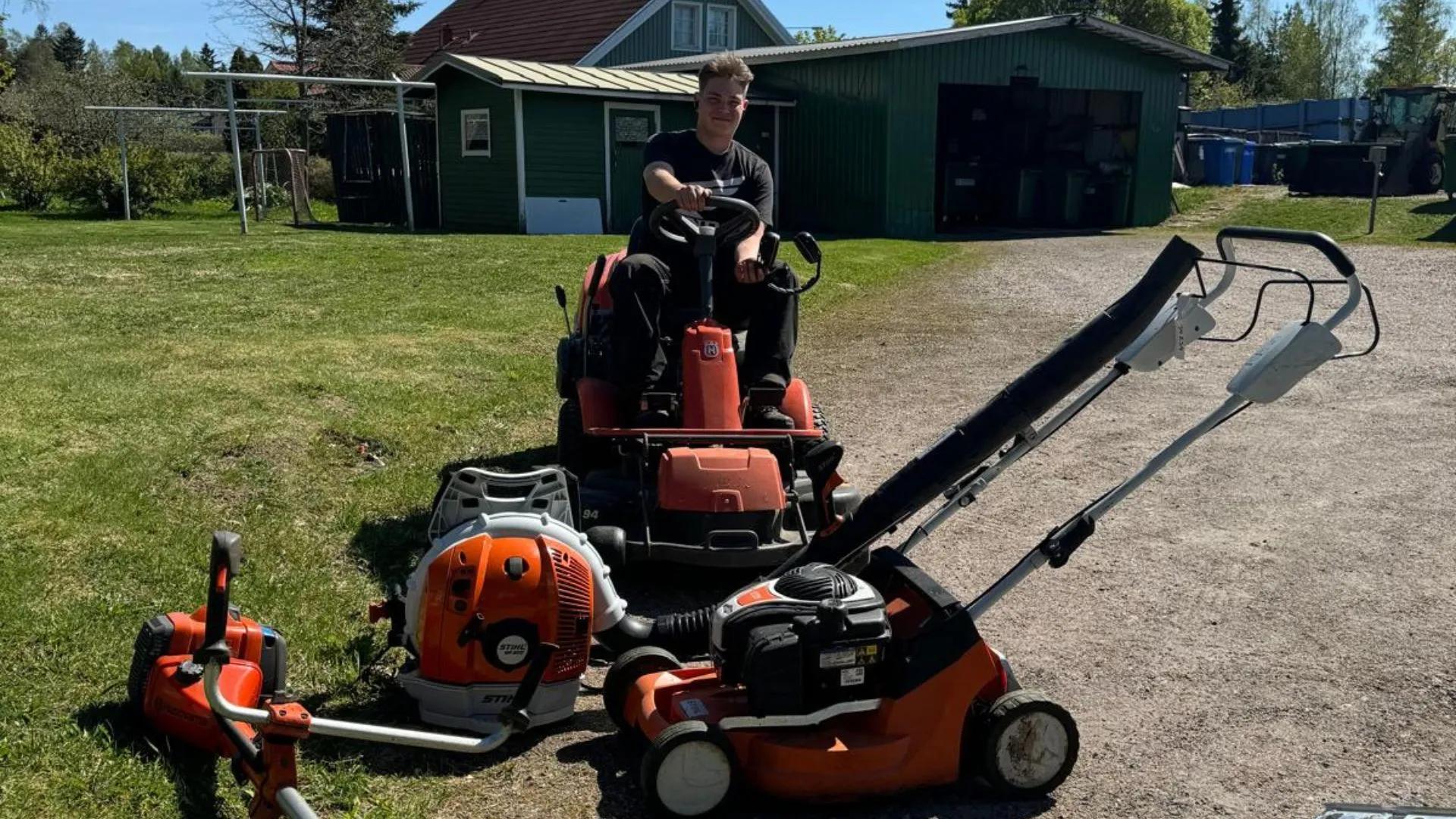 Etsitkö kotitalkkaria {{CITY_NAME_ELA}}? Kotitalkkari varmistaa, että kiinteistön huoltotyöt tehdään huolellisesti ja oikeaan aikaan. Säästä omaa aikaasi ja jätä kiinteistöhuolto ammattilaiselle.