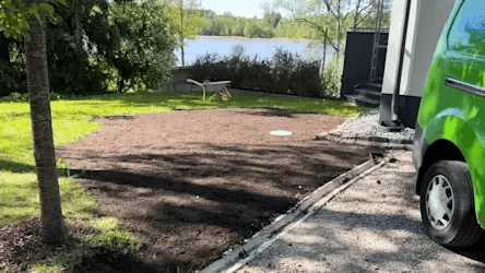 Nurmikon perustaminen Vimpelissä Nurmikon perustaminen vaatii huolellista suunnittelua ja oikeanlaisia toimenpiteitä, jotta lopputulos on kestävä ja kaunis. Valitse Vimpelin ammattilainen töihin.