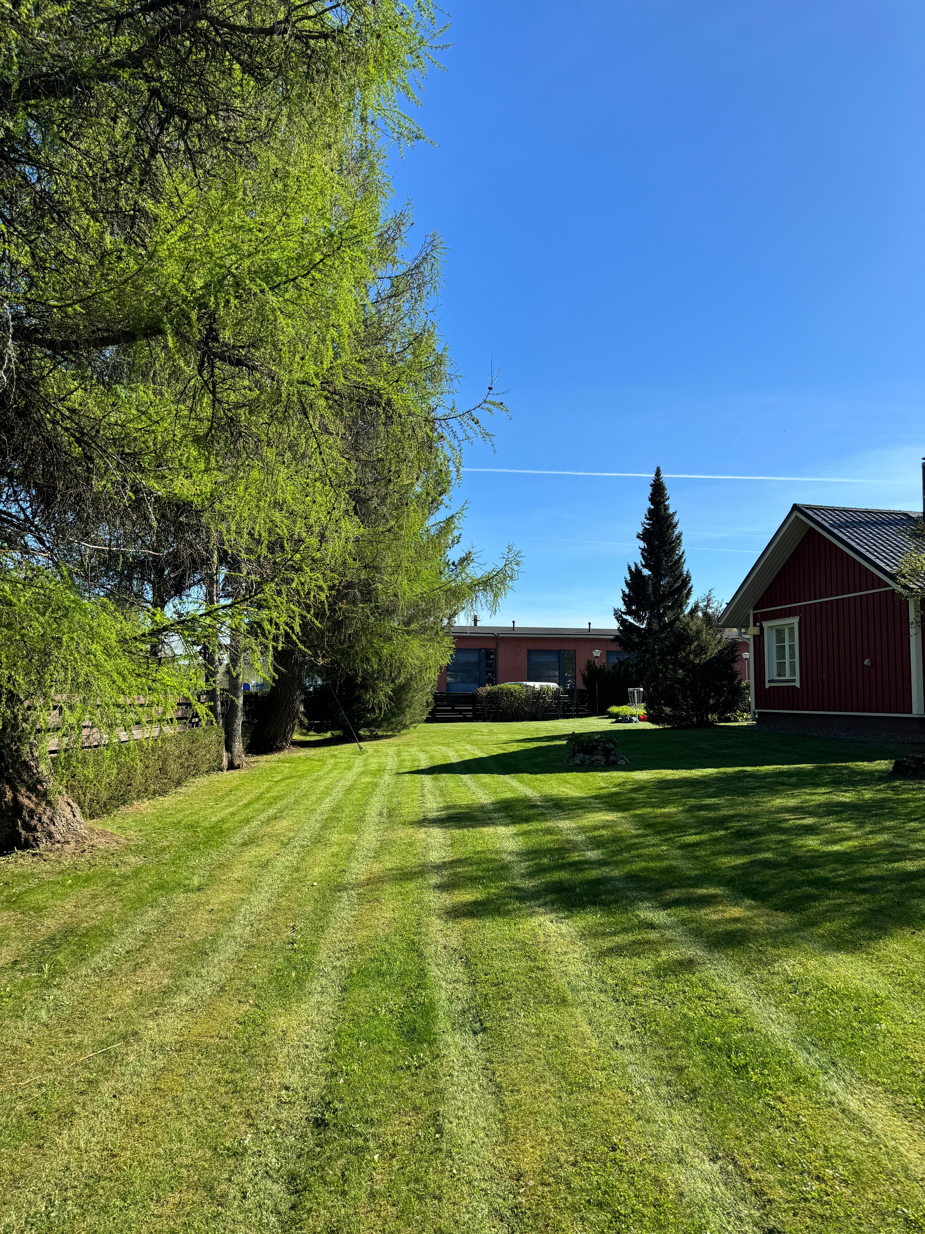 Etsitkö ammattitaitoista yritystä hoitamaan omakotitalosi pihatyöt Turussa? Turun paikalliset palveluntarjoajat varmistavat, että pihasi saa parasta mahdollista kohtelua.