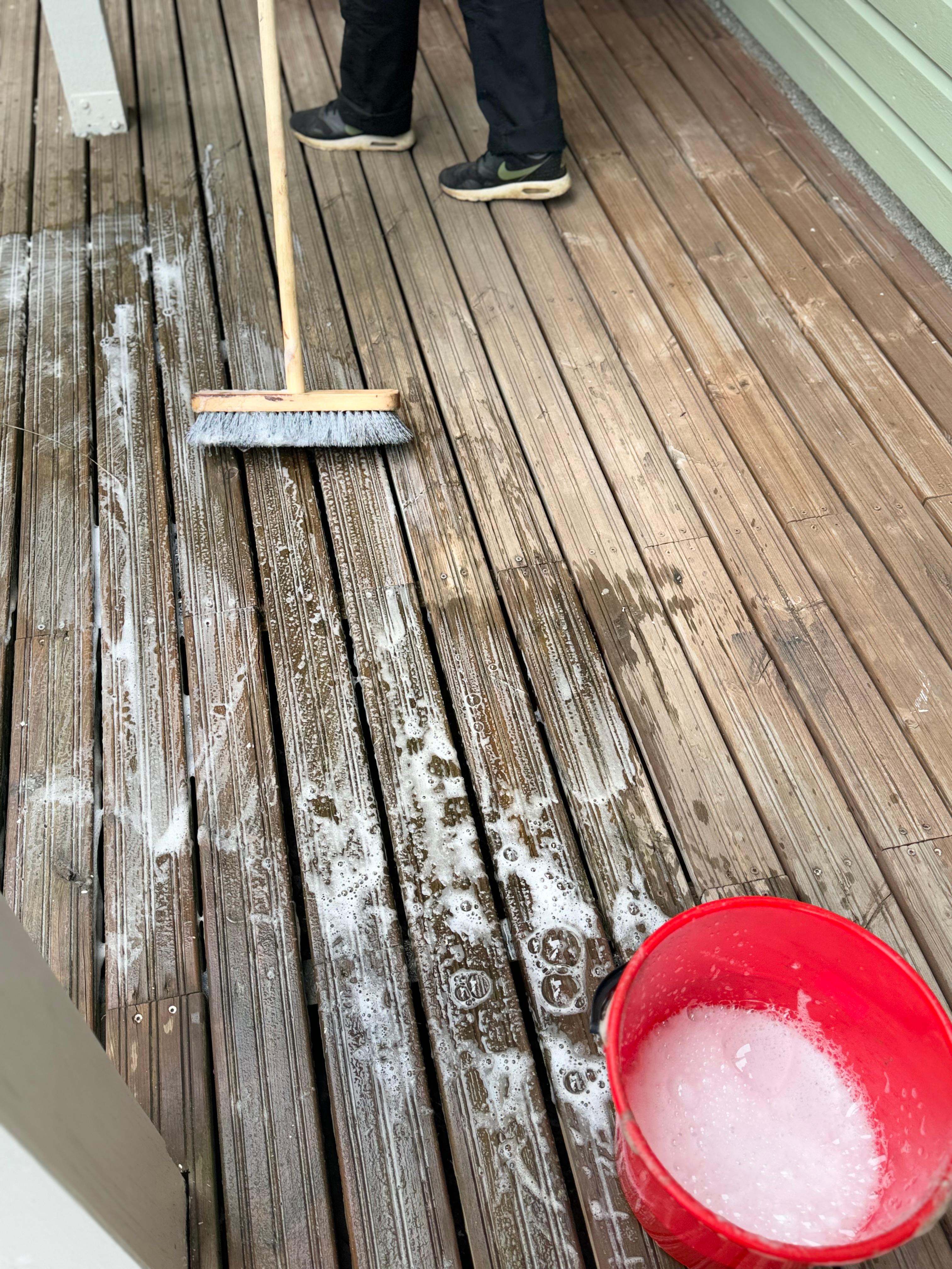 Löydä alueesi yritykset ja pyydä tarjous terassin pesusta Helsingissä!